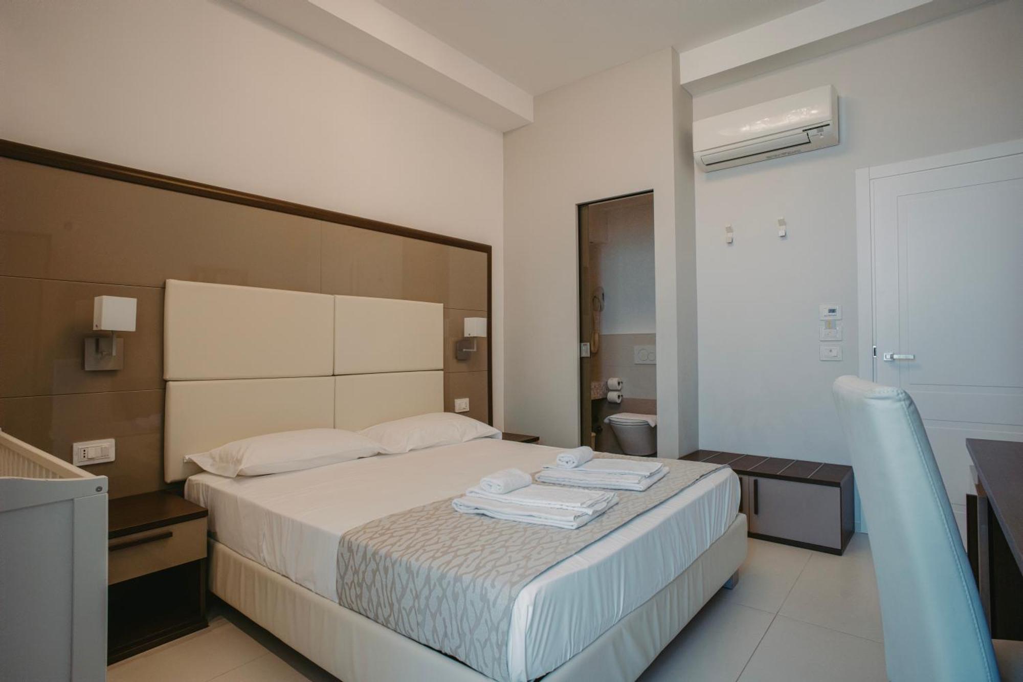 Hotel Baia Marina Cupra Marittima Extérieur photo