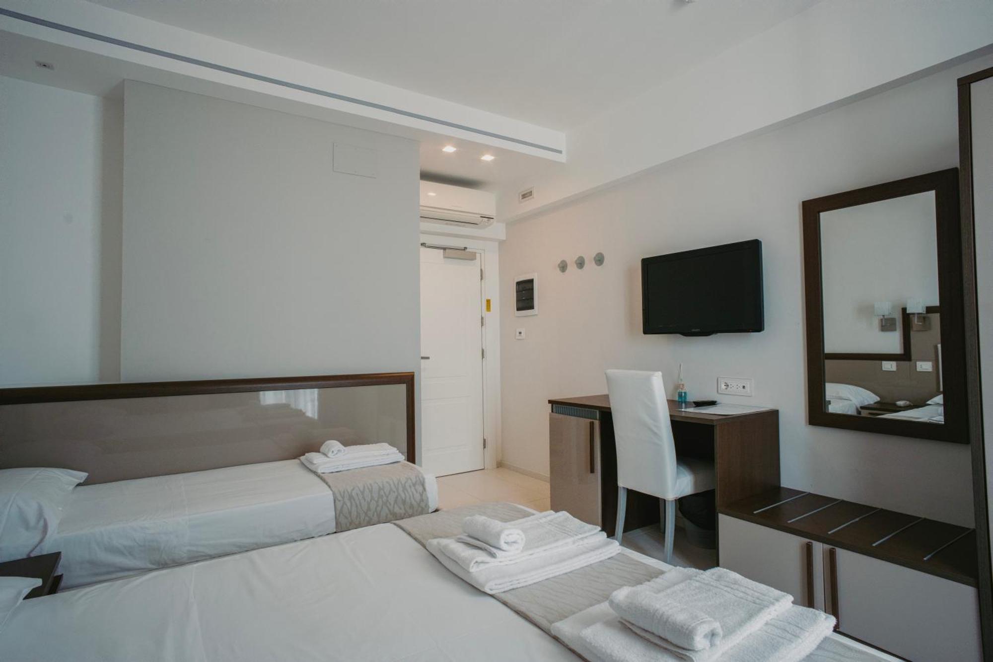 Hotel Baia Marina Cupra Marittima Extérieur photo