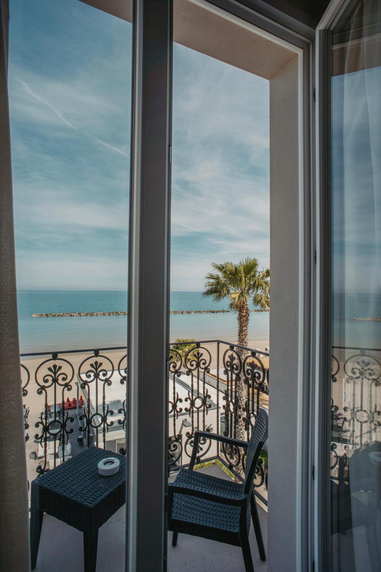 Hotel Baia Marina Cupra Marittima Extérieur photo