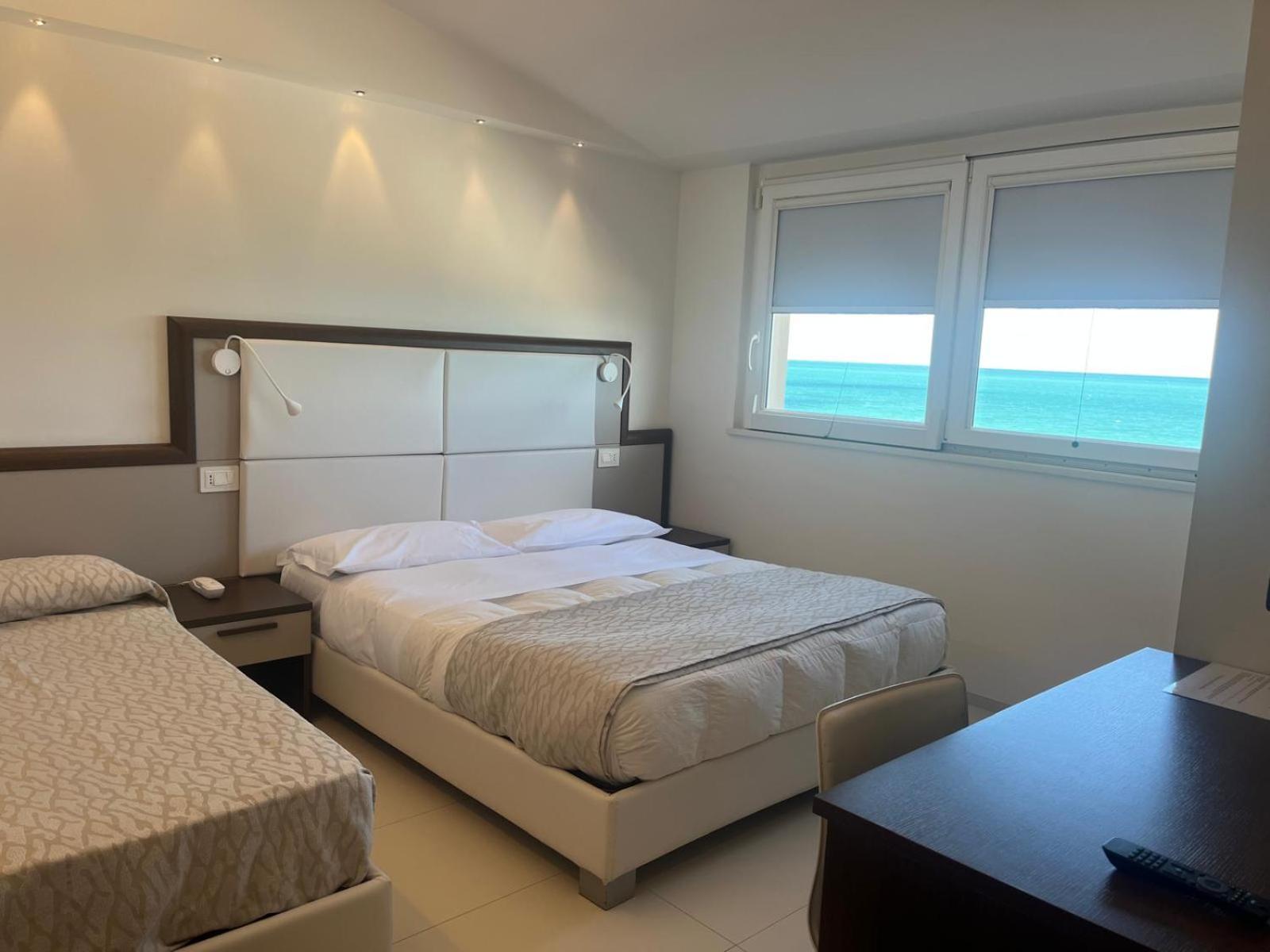 Hotel Baia Marina Cupra Marittima Extérieur photo