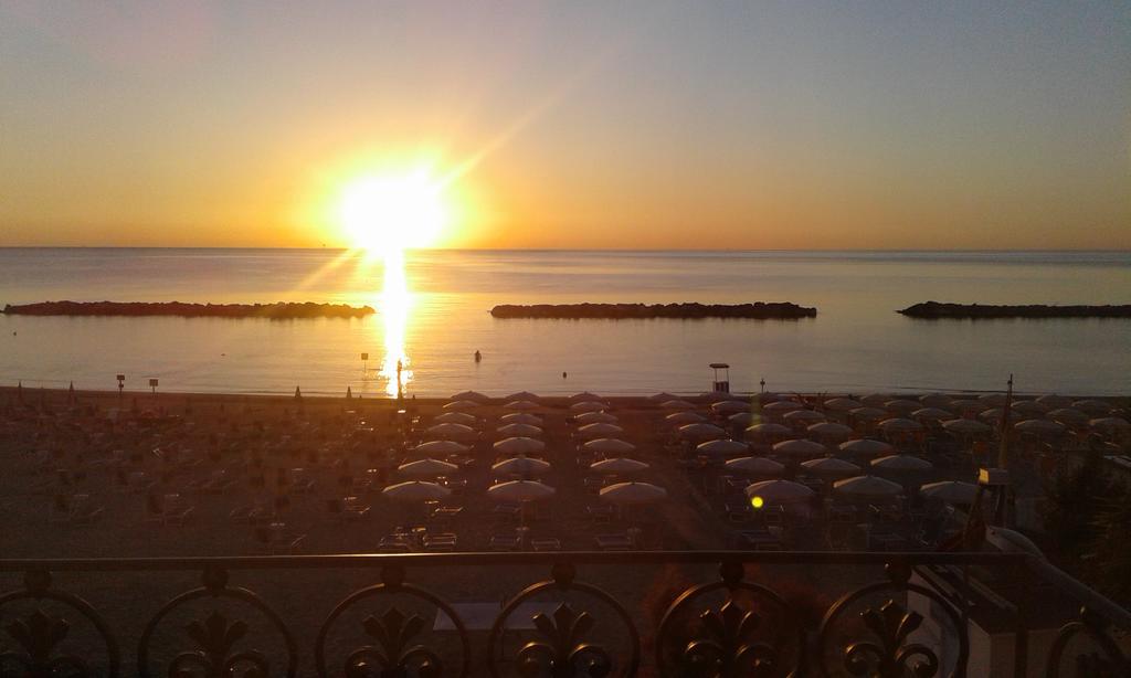 Hotel Baia Marina Cupra Marittima Extérieur photo