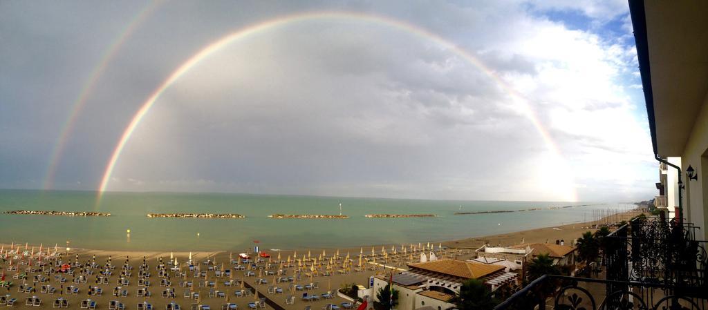 Hotel Baia Marina Cupra Marittima Extérieur photo