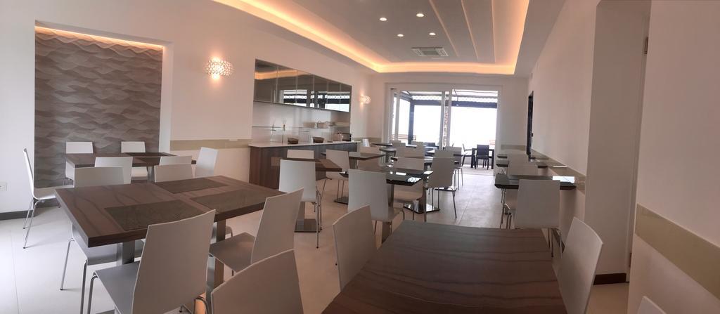 Hotel Baia Marina Cupra Marittima Extérieur photo